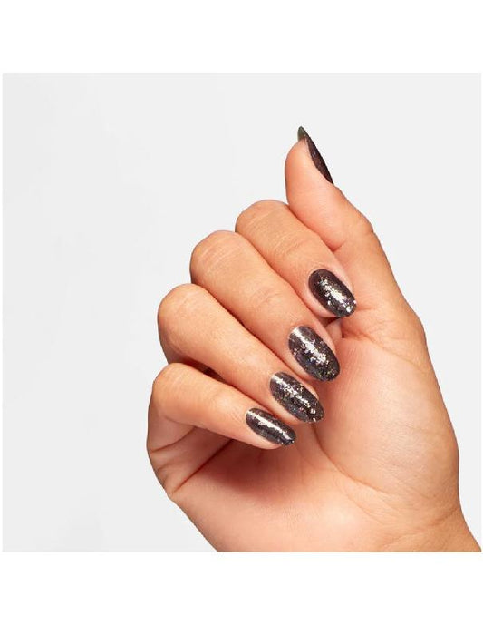 OPI Chaud et Charbonné